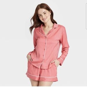 Auden Women's Coral Notch Collar Top & Shorts Pajama Set w/ White Piping XS